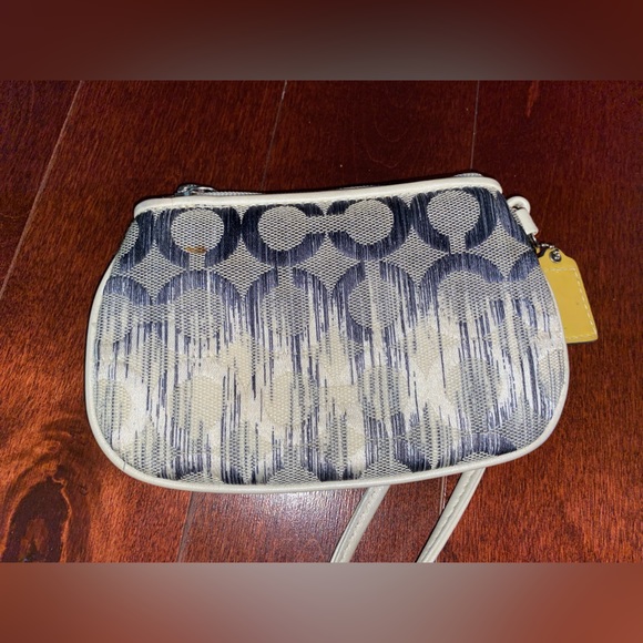 Coach Wristlet! - Picture 3 of 3